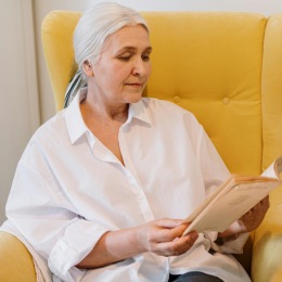 Escape into a world of stories in our peaceful reading corners at Annabelle on Main! 📖  #ReadingTime #AnnabelleOnMain #ActiveAdult #Duluth #DuluthGA #DuluthLiving #ActiveAdultLiving #LuxuryLiving #DuluthApartments #GeorgiaApartments #55PlusApartments