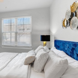 Unwind in the comfort of your spacious bedroom at Annabelle on Main! 🛌🌙  #SweetDreams #AnnabelleOnMain #ActiveAdult #Duluth #DuluthGA #DuluthLiving #ActiveAdultLiving #LuxuryLiving #DuluthApartments #GeorgiaApartments #55PlusApartments